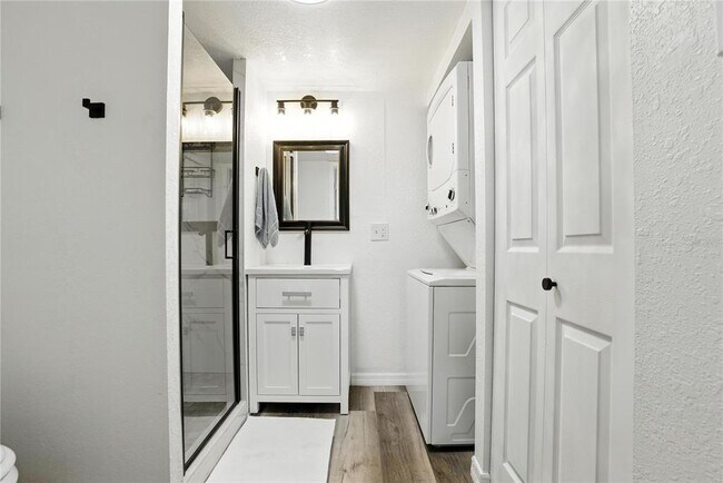 Building Photo - 1799 N Highland Ave