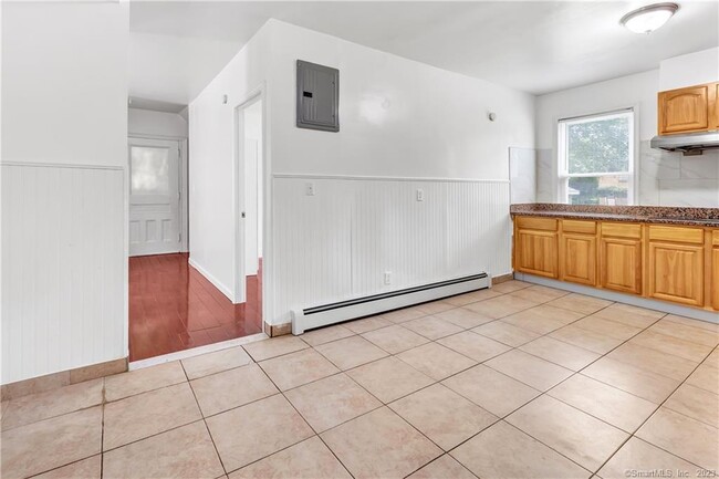 Building Photo - 130 Long Hill Ave