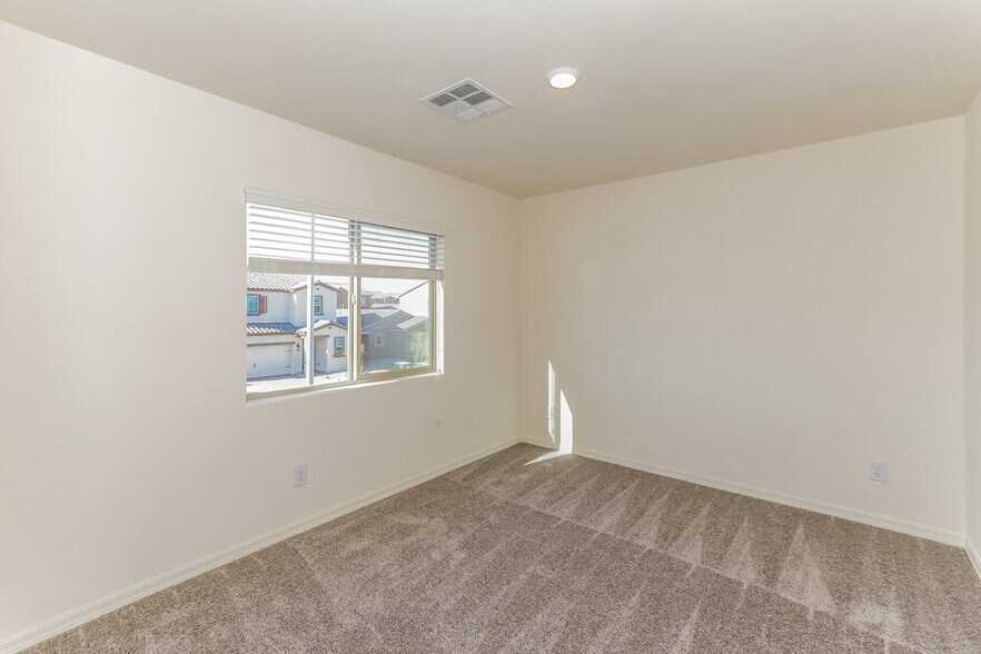 Building Photo - 1652 Desert Path Ave