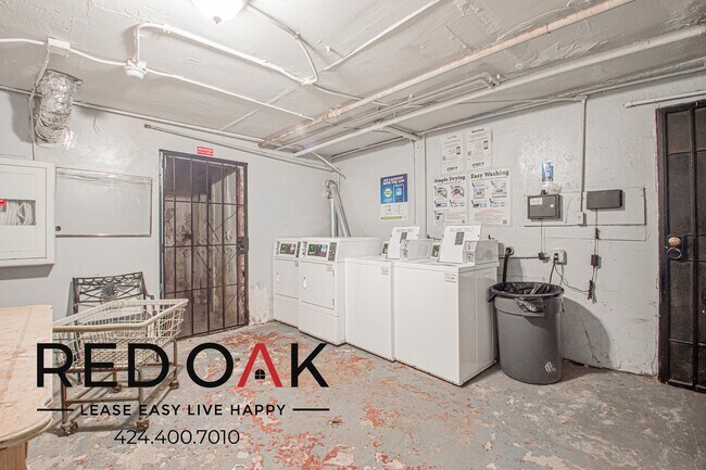 Building Photo - 246 S Kenmore Ave