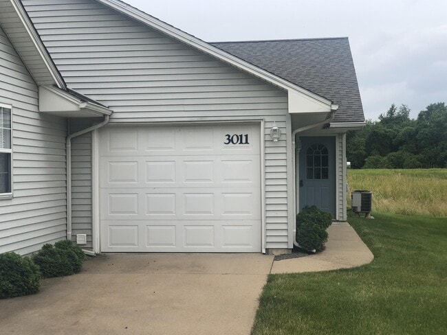 Building Photo - 3011 Bluff Ridge Dr