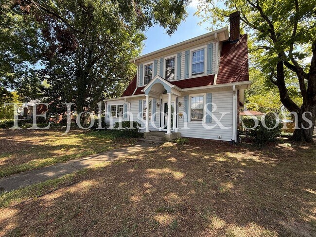 Building Photo - 817 S Hawthorne Rd