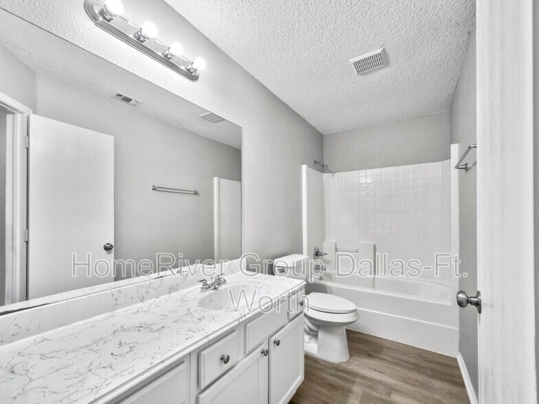 Building Photo - 1140 Sandalwood Dr