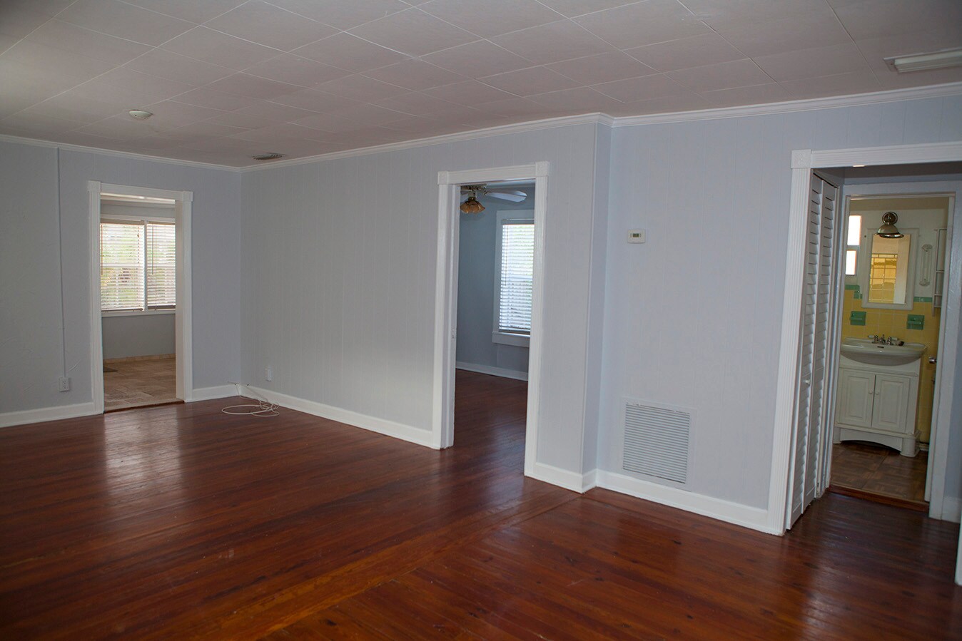 Building Photo - 419 43rd St