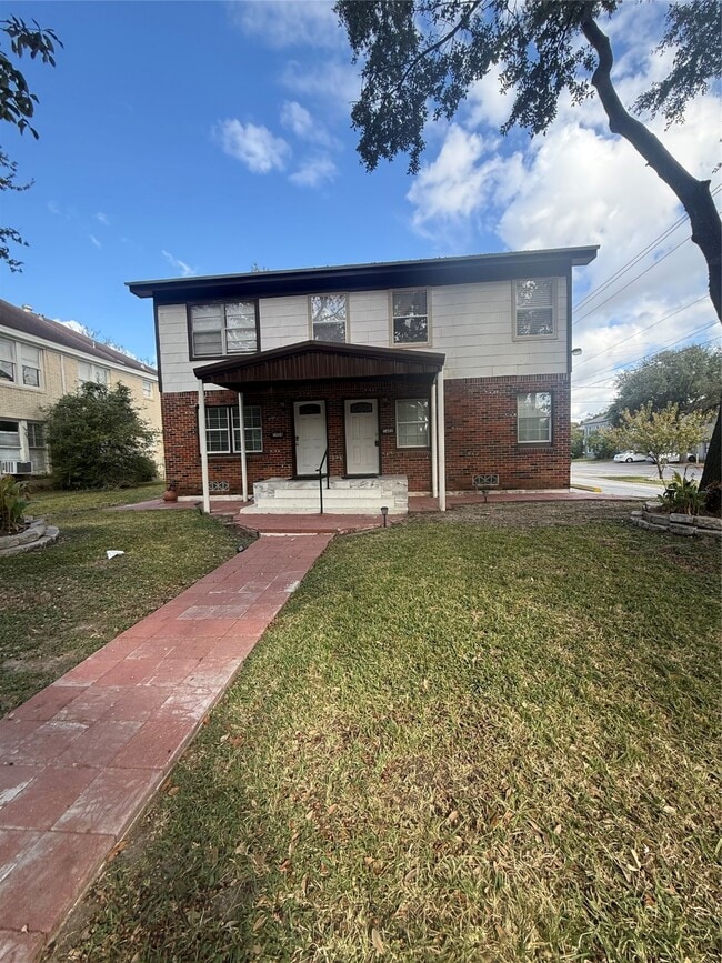 Building Photo - 1604 W Alabama St