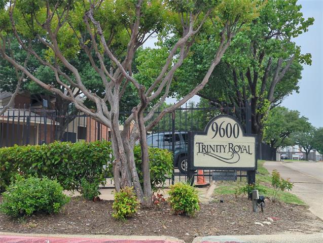 Building Photo - 9600 Royal Ln