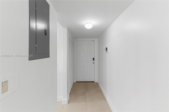 Building Photo - 1400 NE 57th Ct