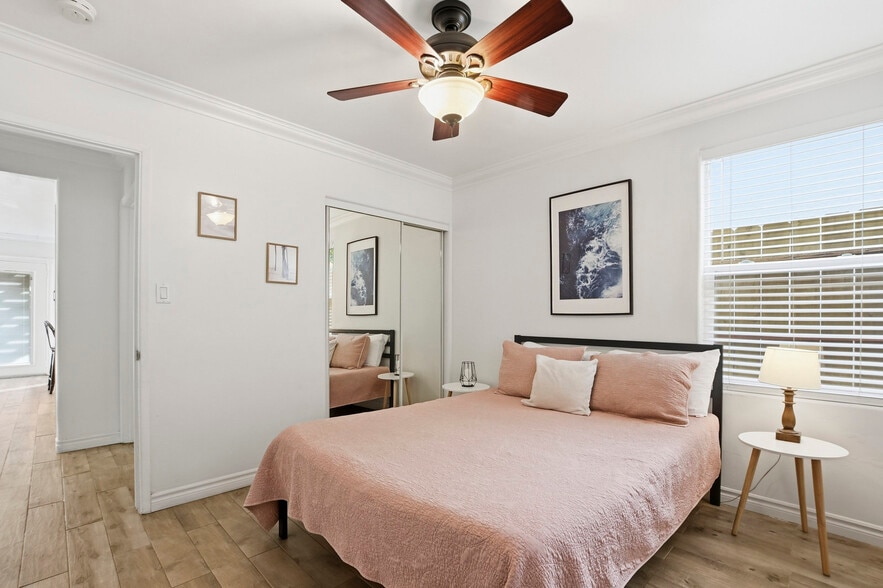 Building Photo - 2154 Oliver Ave