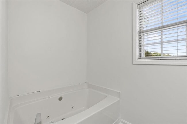 Building Photo - 3003 Brass Dr