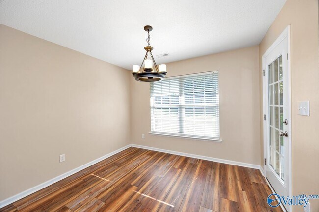 Building Photo - 247 De Jan Rd