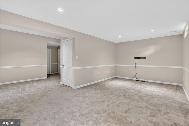 Building Photo - 6739 Rockledge Pl