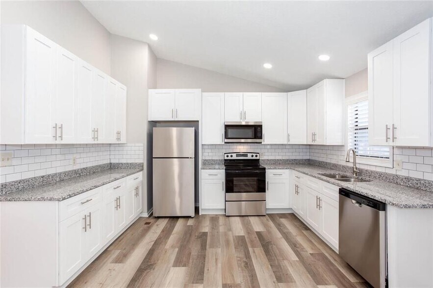 Building Photo - 4049 Leicester Dr NE