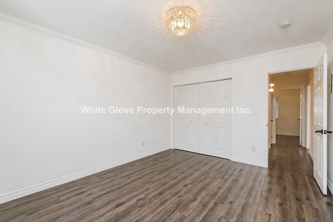 Building Photo - Updated 2 Bedroom Placentia Townhome
