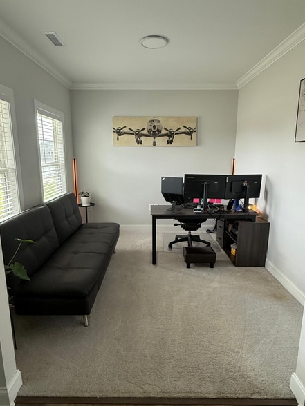 Building Photo - 402 Ravensworth Dr