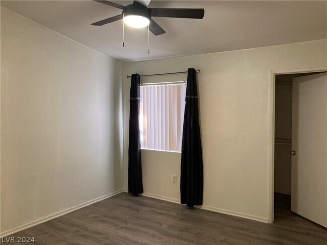 Building Photo - 7885 W Flamingo Rd