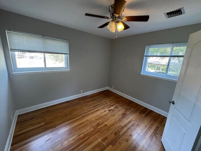 Building Photo - 3/2 Rental Near The Gates of Eglin AFB