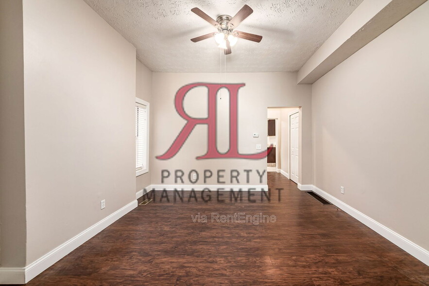 Building Photo - 282 S Ohio Ave