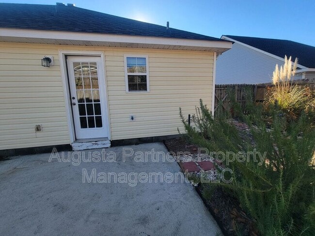 Building Photo - 2205 Whitney S Ct