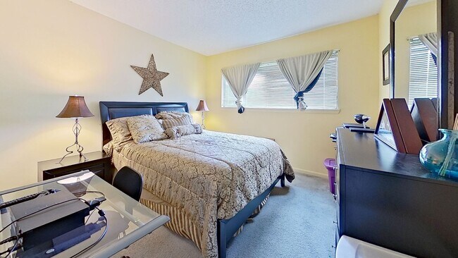 Building Photo - Furnished Unit in Fountain Gate Condo Asso...