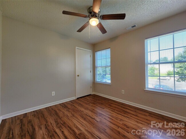 Building Photo - 3046 Talledaga Ln SW