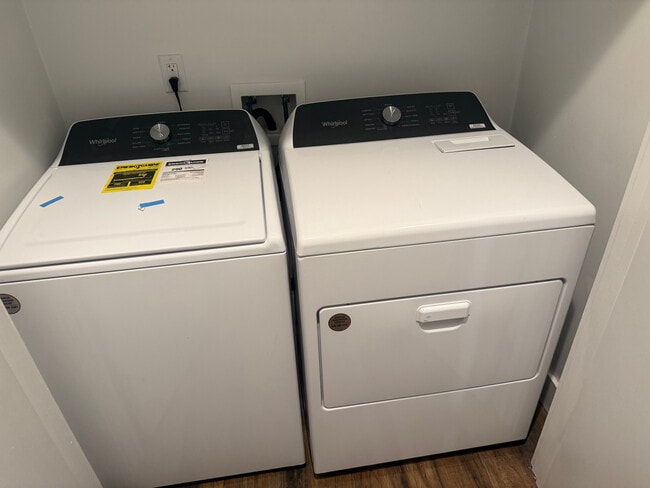 Building Photo - Room in House on S Alston Ave