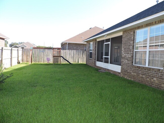 Building Photo - Just minutes to NAS Pensacola & Perdido Key