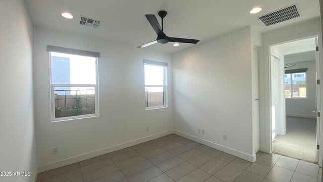 Building Photo - 7429 W Bent Tree Dr