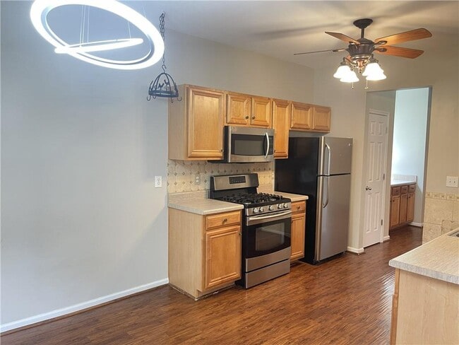 Building Photo - 385 Blackwood Ln