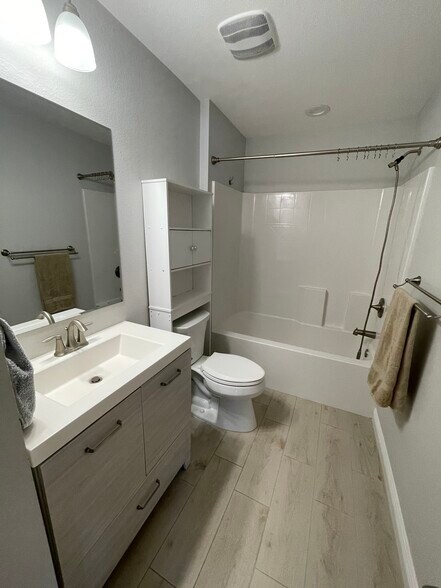 Building Photo - 15223 Faulkner Ave