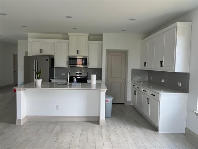 Building Photo - 3009 Isla Ter