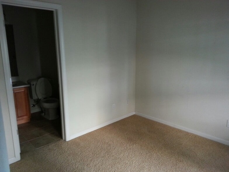 Building Photo - 1319 De Altura Common