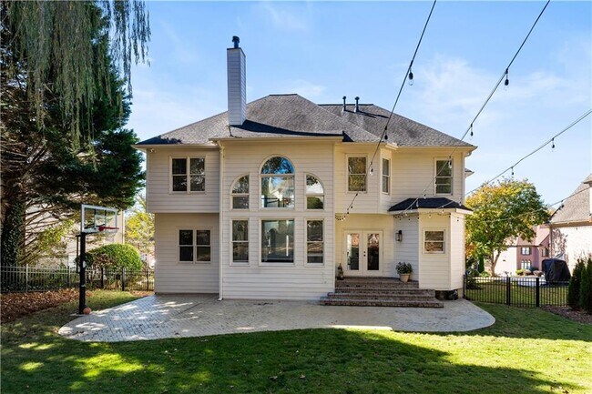 Building Photo - 3713 Lake Edge Dr