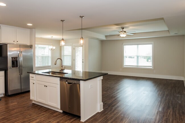 Building Photo - 189 Cherry Laurel Dr