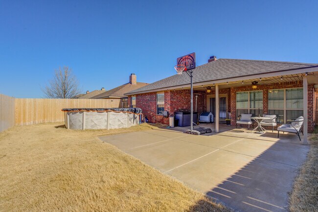 Building Photo - 9310 Ross Avenue