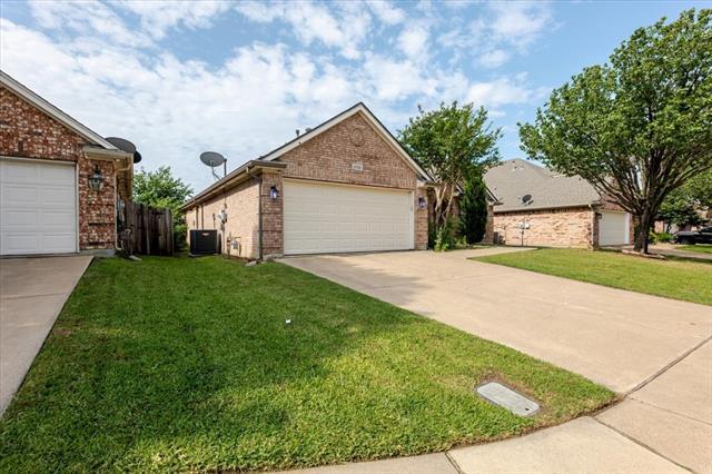 Building Photo - 2720 Alpena Dr