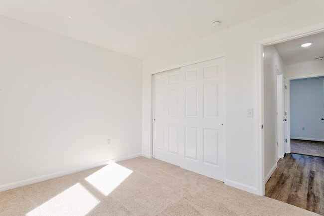 Building Photo - 159 Zachary Dr