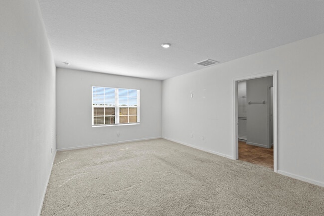 Building Photo - 6455 NW Castlebrook Ave