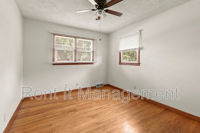Building Photo - 5416 Browne St