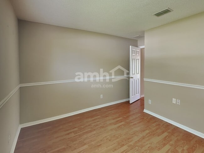 Building Photo - 12131 Woodglen Cir