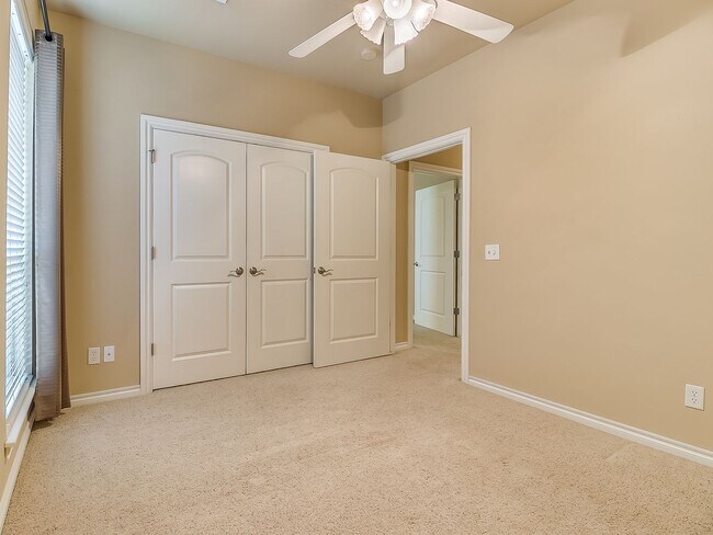 Building Photo - Spacious Edmond Gem with Bonus Room & Cove...