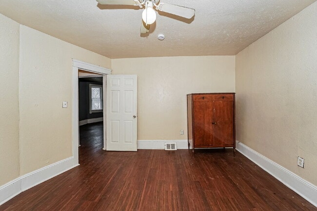 Building Photo - 6010 Wakefield Ave