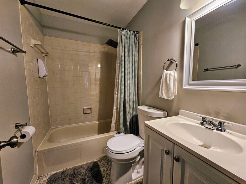 Building Photo - 90 Madison Ave