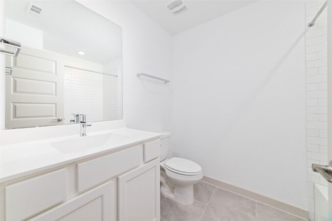 Building Photo - 7010 Fleetwood Crescent Wy