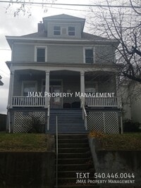 Building Photo - 621 Elm Ave SE