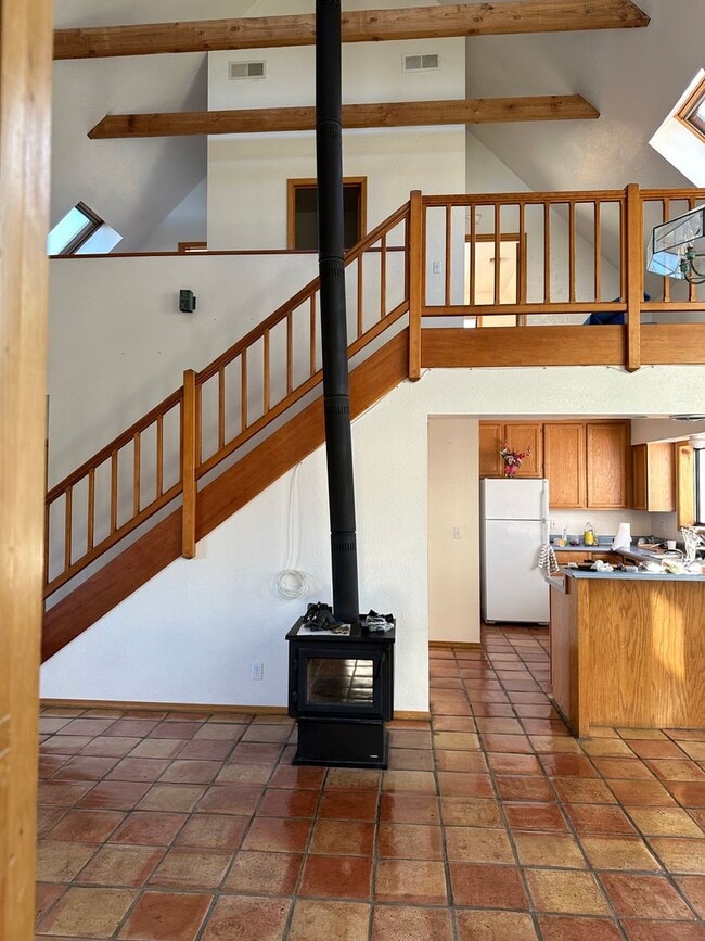 Building Photo - wonderful 3 bedroom home in serene setting