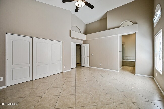 Building Photo - 3830 E Tanglewood Dr