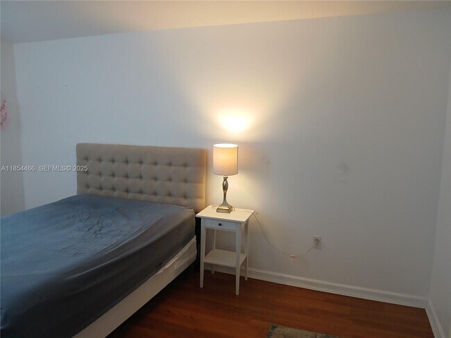 Building Photo - 2780 NE 183rd St