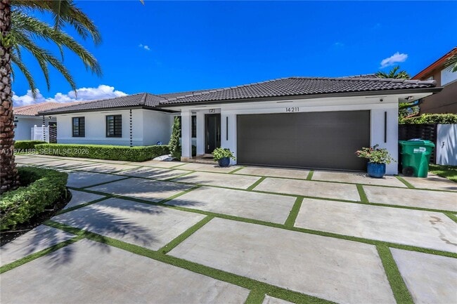 Building Photo - 14211 SW 31st St