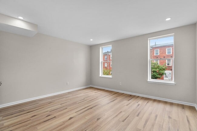 Building Photo - 2202 E Fayette St