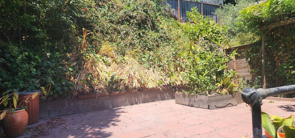 Building Photo - 286 Roosevelt Way